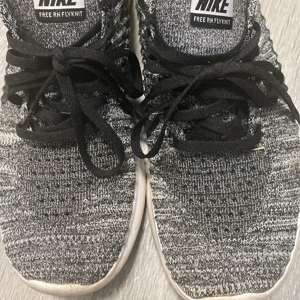 Women Nike Flyknit - Picture 4 of 5